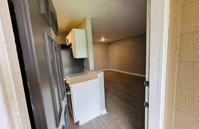 Experience Luxury Living at Bellagio Living II: Modern Apartments in Lawrence, Indiana photos photos