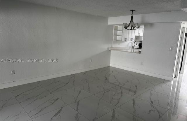 811 W 79th Pl Gallery 3