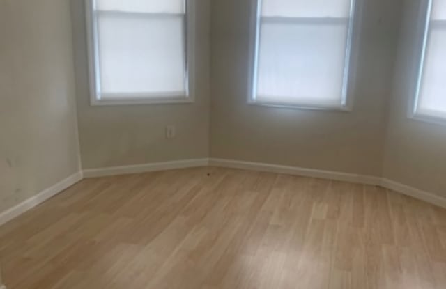 21 NASSAU PL Gallery 2