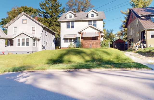 Mansfield-3 bedroom, near the park with garage Gallery 1