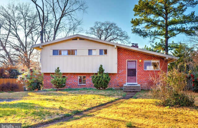 488 N OWEN ST - 488 North Owen Street, Alexandria, VA 22304