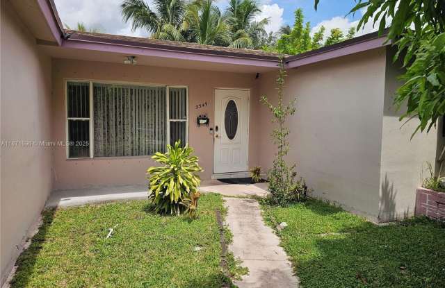 3349 NW 32nd St photos photos