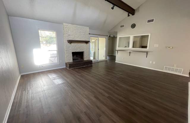 412 Blue Valley Drive Gallery 2