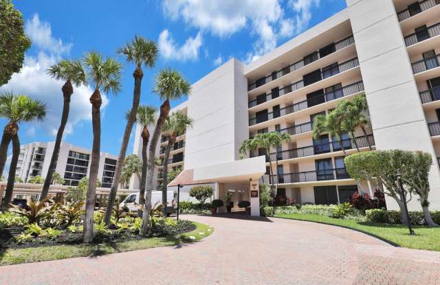 2687 N Ocean Boulevard Gallery 4