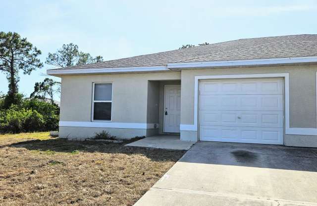 Well-maintained 3BR & 2BA w/1- car garage attached Duplex | lawn care and salt service included | Free Application Gallery 1