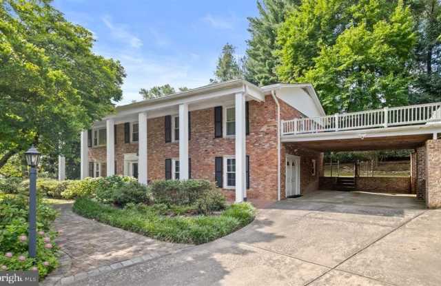 6623 TUNLAW Court - 6623 Tunlaw Court, Annandale, VA 22312