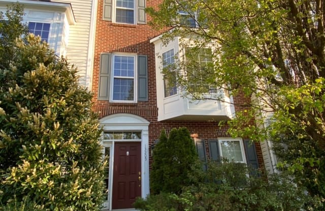13205 Village Square Dr - 13205 Village Square Drive, Centreville, VA 20120