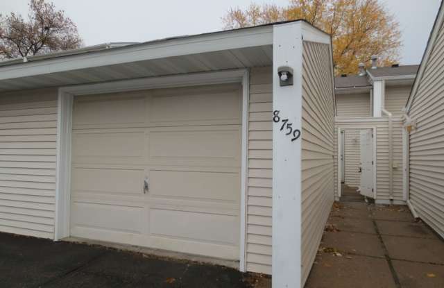 Charming 2 Bedroom Townhome in Cottage Grove! Available November! - 8759 Ironwood Avenue South, Cottage Grove, MN 55016