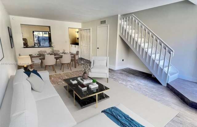 10070 SW 77th Ct - 10070 Southwest 77th Court, Kendall, FL 33156