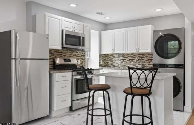 223 Main St, Unit 2 photos photos