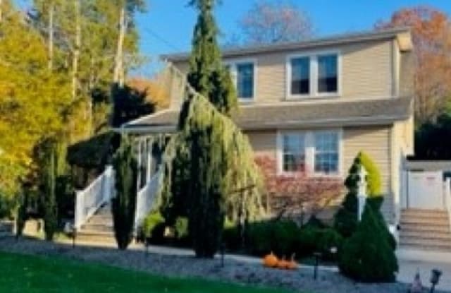 213 Pompton Ave - 213 Pompton Avenue, Verona, NJ 07044