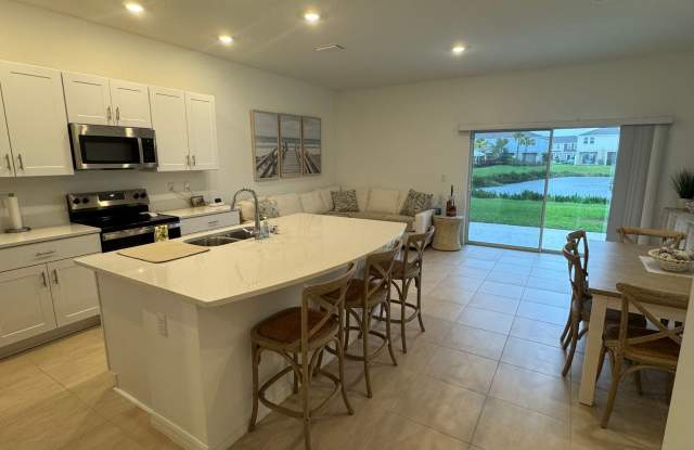 Turnkey Furnished Seasonal Rental Gallery 4