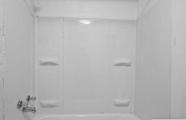 2917 East 61st Street Gallery 4