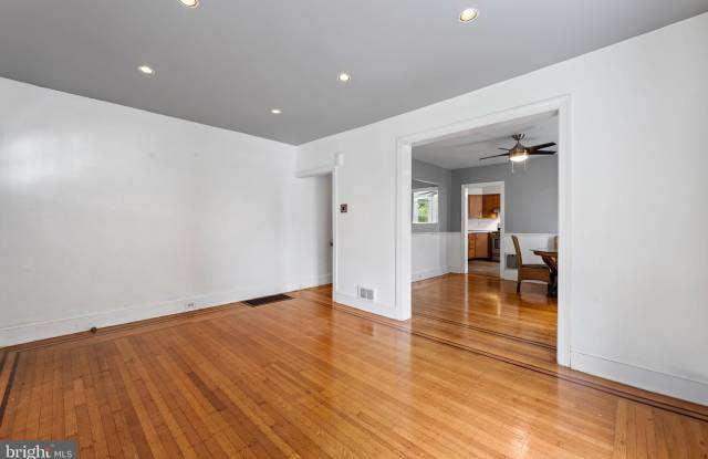 809 ARDMORE Avenue Gallery 2
