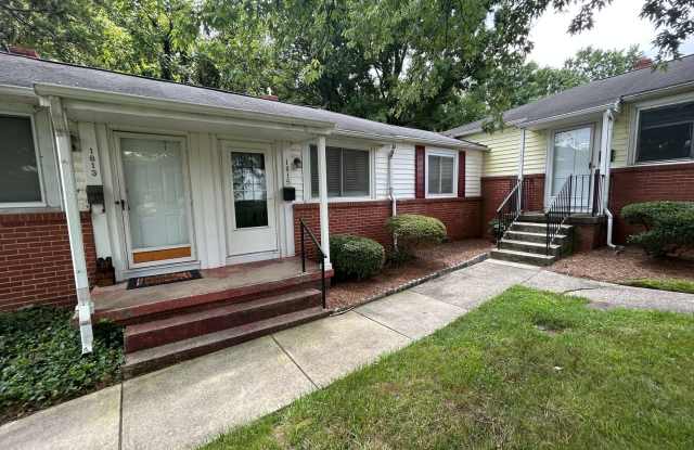 Cozy 2 bedroom/1 bath condo in the heart of Greensboro ready for move in! photos photos