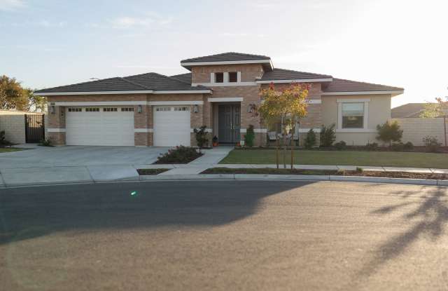 3300 Ashley Ct - 3300 Ashley Court, Bakersfield, CA 93311