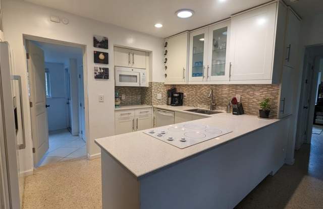 609 NE 14th Pl photos photos