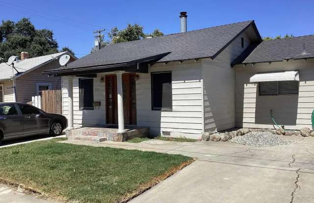 Beautiful Single Story Home Ready To Be Called Home! - 315 M Street, Patterson, CA 95363