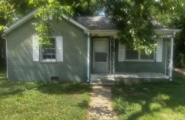 325 West Cooper Street - 325 West Cooper Street, Brownsville, TN 38012