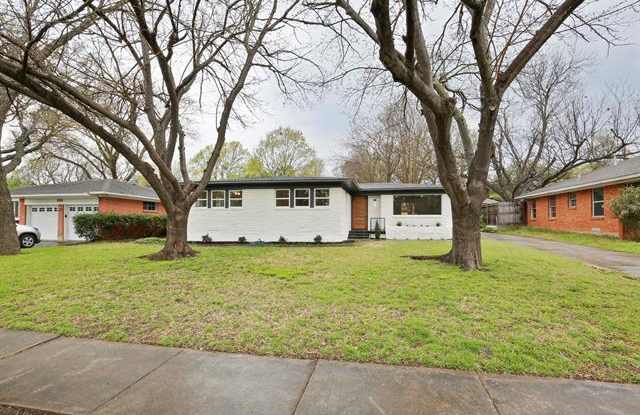 9911 E Lake Highlands Drive Gallery 3
