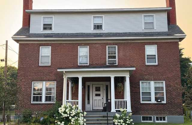28 South Williams Street - 1S Gallery 1