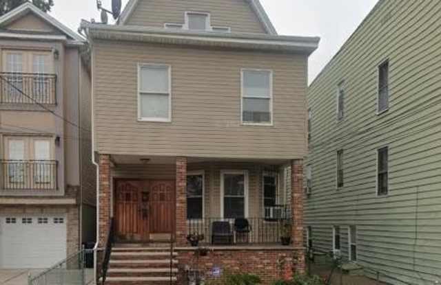 596 ADAMS AVE photos photos