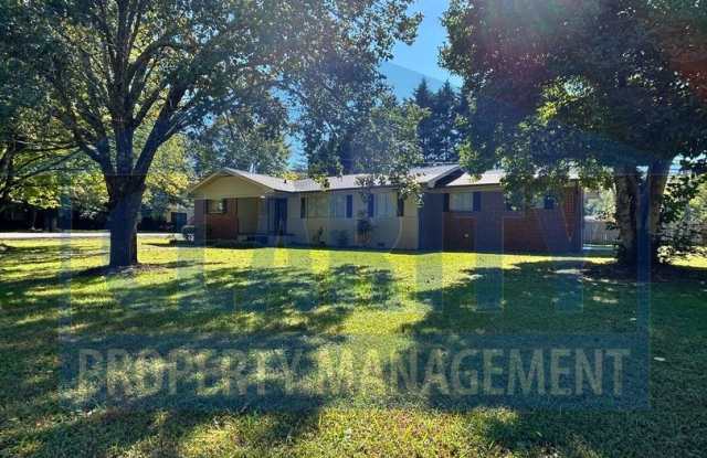 Beautiful 3-bedroom, ranch-style home! Gallery 3
