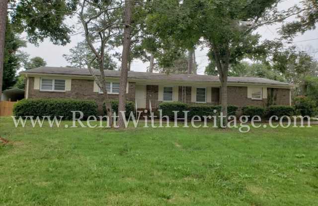 THIS IS A WONDERFUL.....BRICK RANCH STYLE HOME IN A GREAT NEIGHBORHOOD WITH GREAT SCHOOLS AND CLOSE TO EVERYTHING. JUST MINUTES FROM ARBOR PLACE MALL. Gallery 3