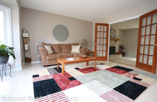 8700 Highwood Way Gallery 2