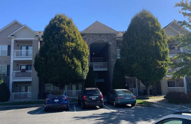 Second Floor Unit in Western Guilford District with Elevator Access - 7100 West Friendly Avenue, Greensboro, NC 27410