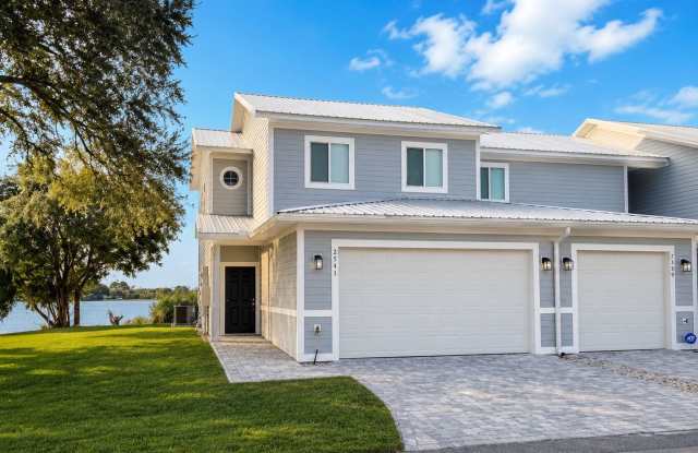 Lakeside Living at Its Best – Stunning 3BR/2.5BA Home with Water Views! Gallery 3
