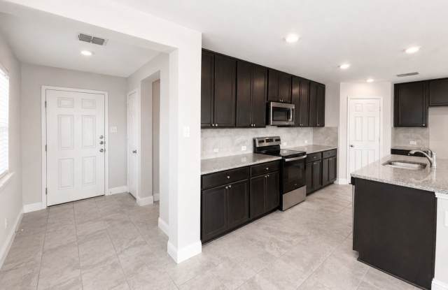 Gorgeous 4 Bedroom Home in the Winn Ridge Community of Aubrey! Gallery 4