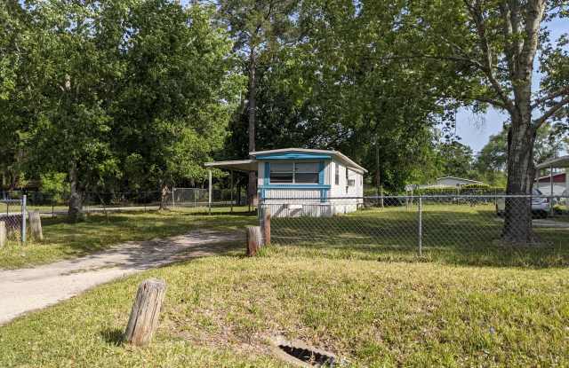 8675 Susie St - 8675 Susie Street, Jacksonville, FL 32210