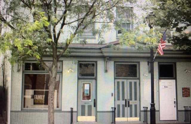 406 HIGH Street unit: 2 photos photos