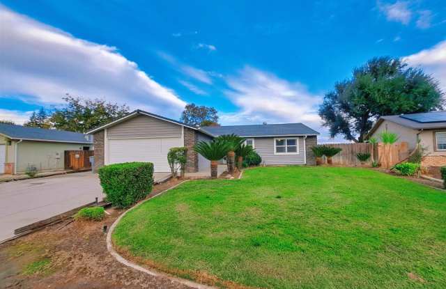 Move In Now  Get Half Off Your First Month’s Rent - Single-Level Clovis Home with 3 Bedrooms, Yard Care Included! - 1437 Bernadine Drive, Clovis, CA 93611