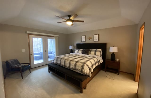 8 Wrongton Dr - 8 Wrongton Drive, Bella Vista, AR 72714