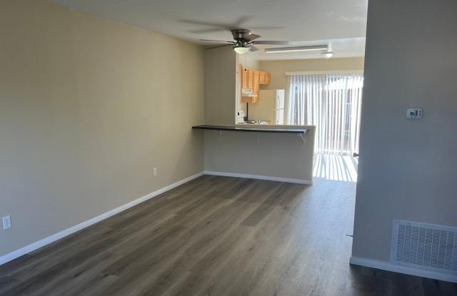 Updated 2BR/1BA 2 Story Townhome in Park Like setting in Santee photos photos