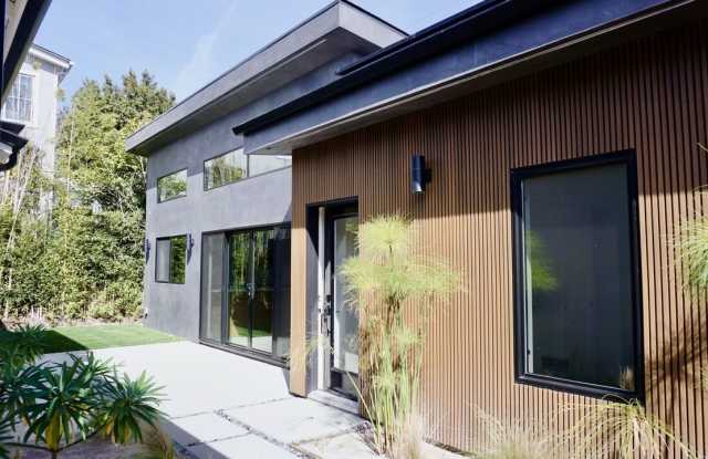 2668 Greenfield Avenue photos photos