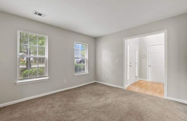 Spacious 4bed/2.5bath Home in Charlotte Gallery 4