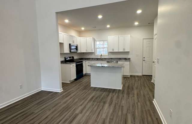 Brand New 2 Bed / 2Bath Available Now! Gallery 4