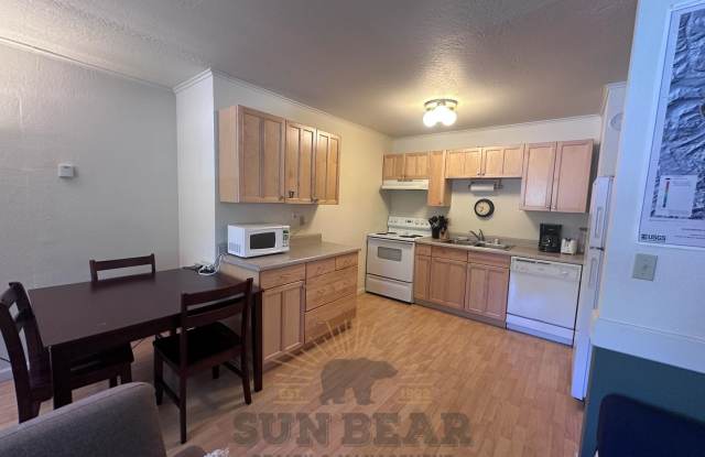 1 Bedroom in the Pinebrok Complex - Central Location! photos photos