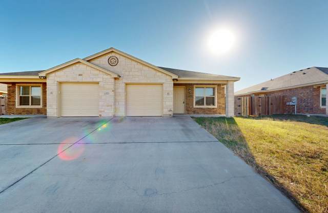 FREE JANUARY RENT!!!!! - 1302 Vanguard Lane, Killeen, TX 76549