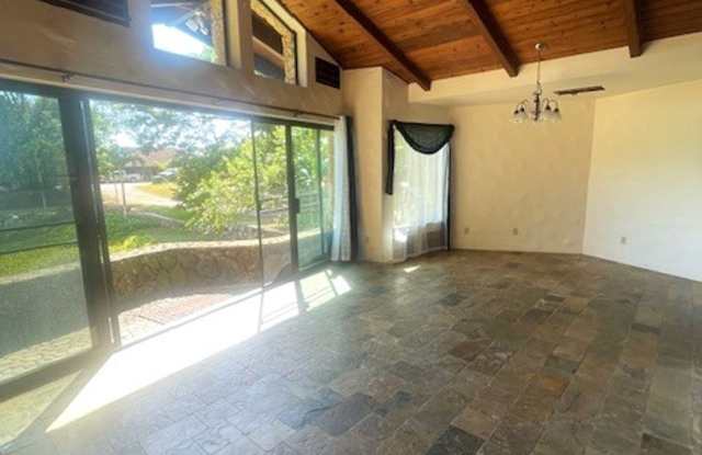 Gorgeous 2 Bedroom / 1 Bath in Waikane Gallery 4