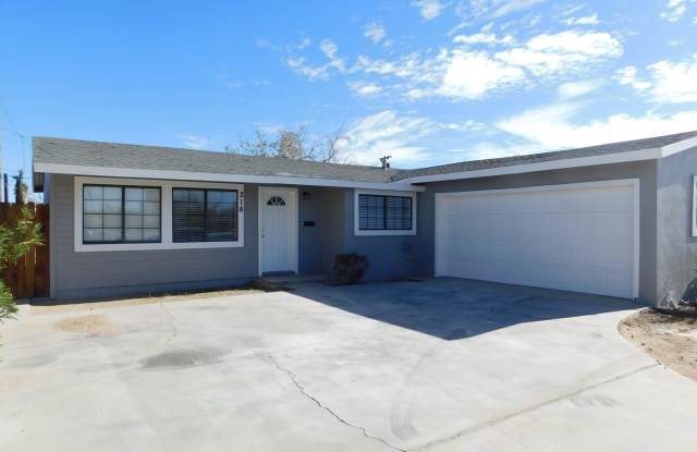 Attractive House. Huge backyard - 216 North Norma Street, Ridgecrest, CA 93555