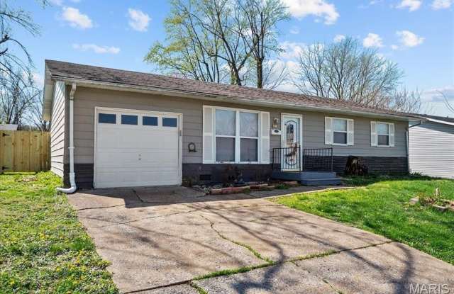 807 Estate Drive - 807 Estate Drive, O'Fallon, IL 62269 807 Estate Drive - 807 Estate Drive, O'Fallon, IL 62269