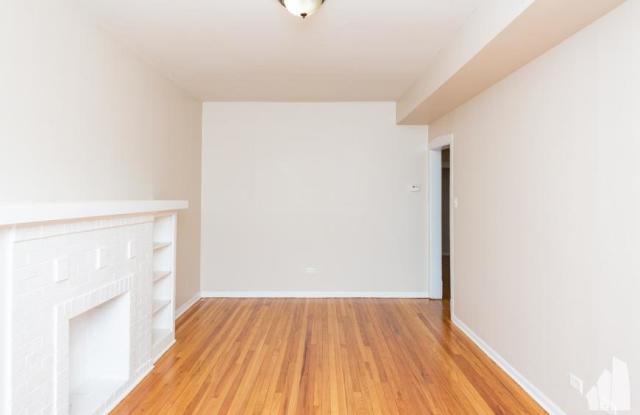 4453 N Hamlin Gallery 2