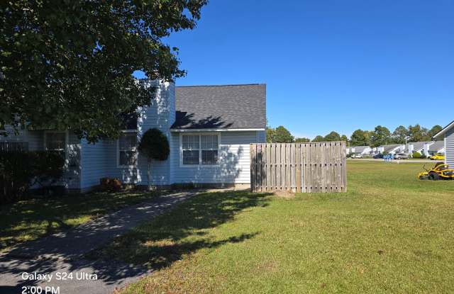 2 bedroom 1 bath unit - 103 Witten Circle, Havelock, NC 28532