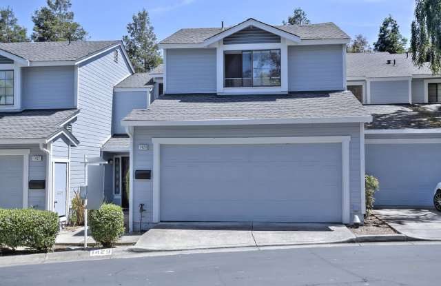 Lovely 2 Story Townhouse in Pinole, CA on cul de sac... - 1429 Oak Hollow Court, Pinole, CA 94564