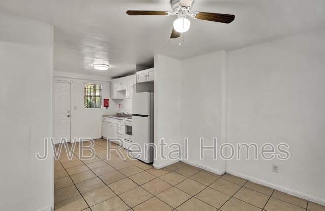1823 Francis St  Unit 1 Gallery 4