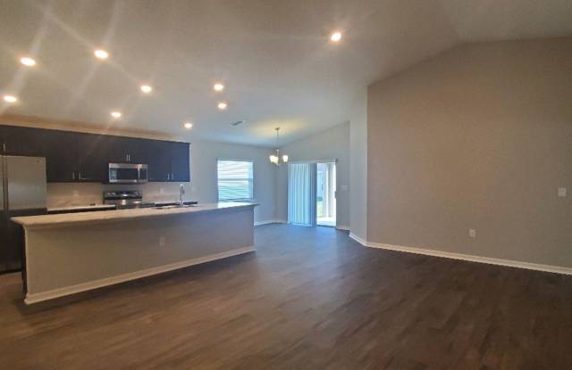 Beautiful 4/2 in Villamar **MOVE-IN SPECIAL, 2nd MONTH FREE!!**** - 641 Vittorio Drive, Winter Haven, FL 33884